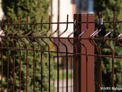 3D panel fence Zn + PVC RAL8017 brown